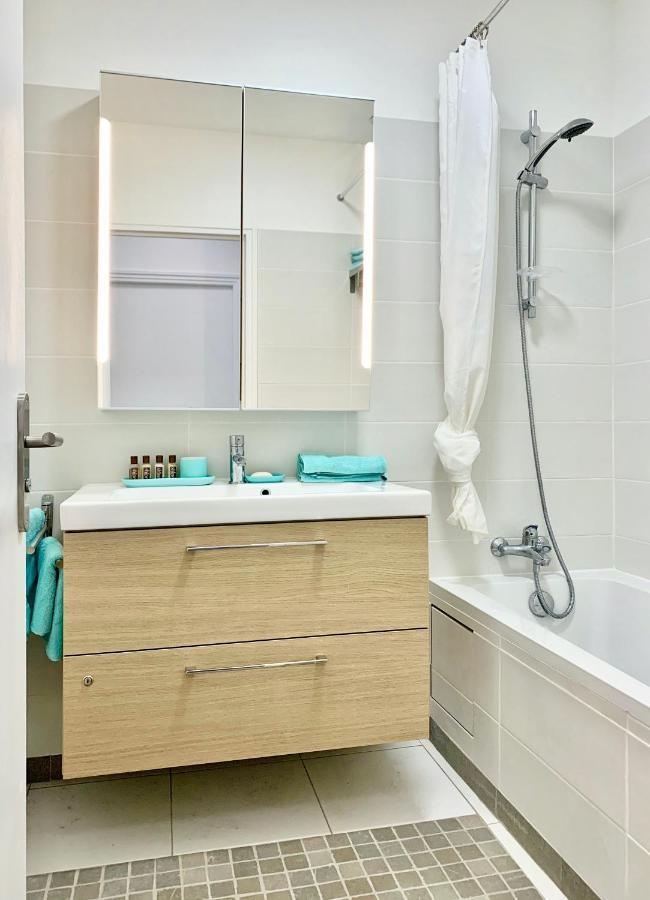 Apartment Cozy In The Upper Marais Area